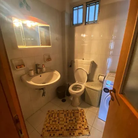 Sanel Apartment Vatheia